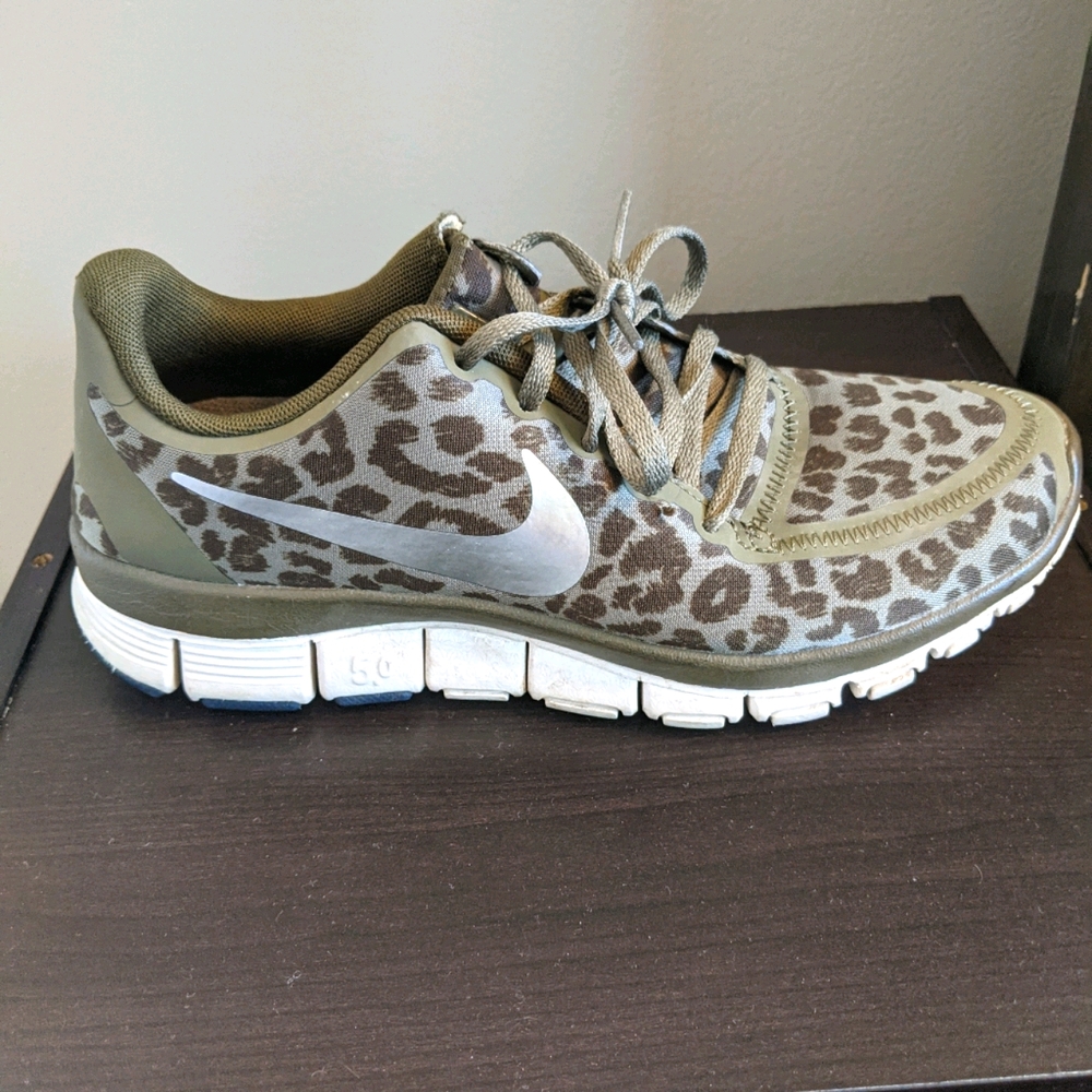 Nike cheetah print sneaker